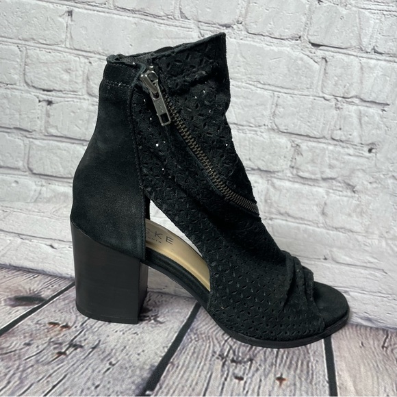 Baske California Aura Black Suede Peep Toe Booties Size 9 - Picture 1 of 10